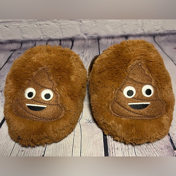 NWOT. Poop Emoji Slippers. Size 2-3 Kids. - Picture 6 of 7
